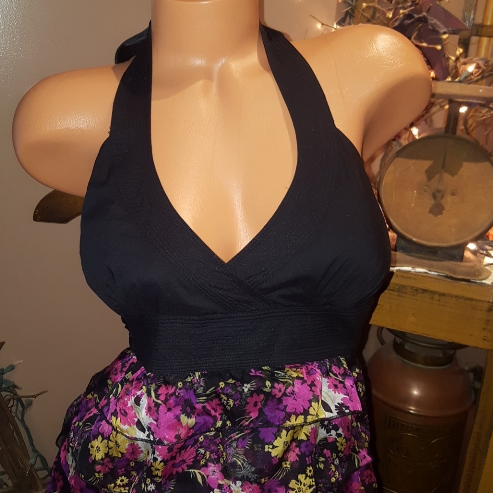 Bebe silk floral tiered halter top XS - Picture 2 of 7